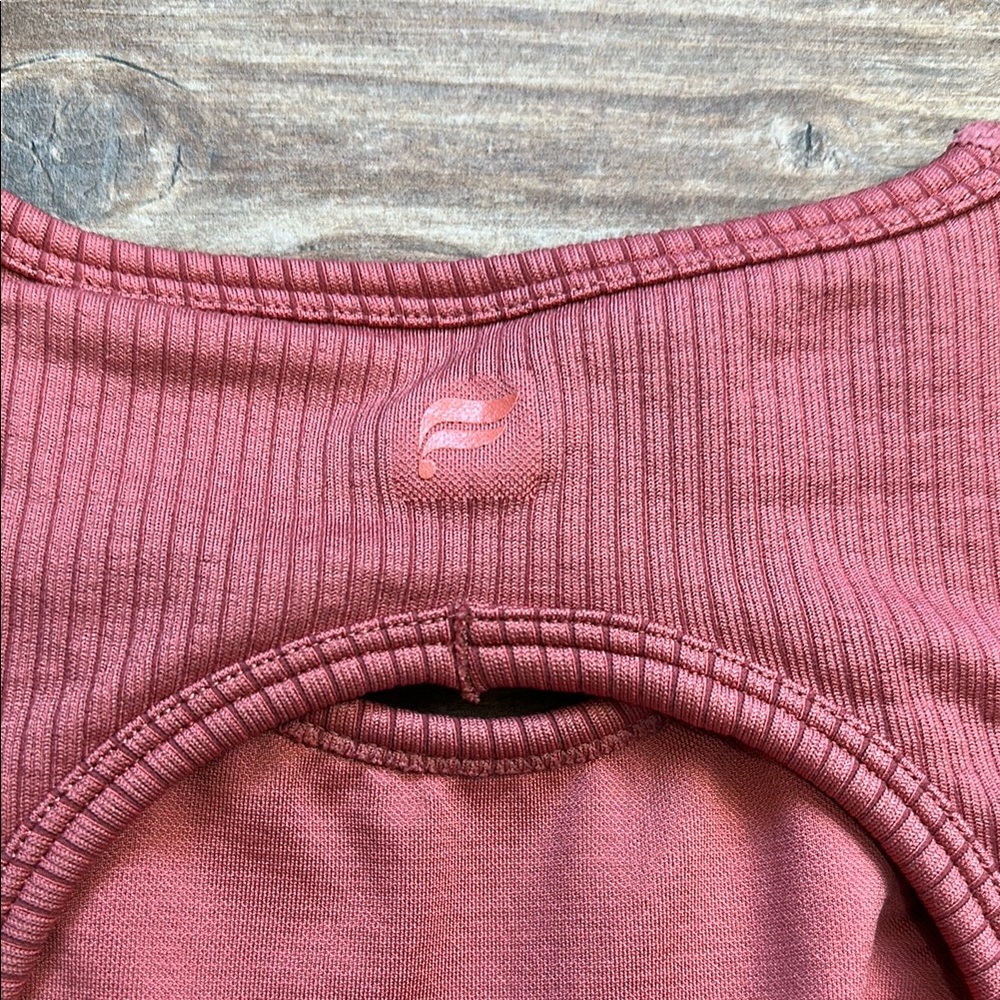 Fabletics Pink Ribbed Crop Tank - Picture 3 of 4